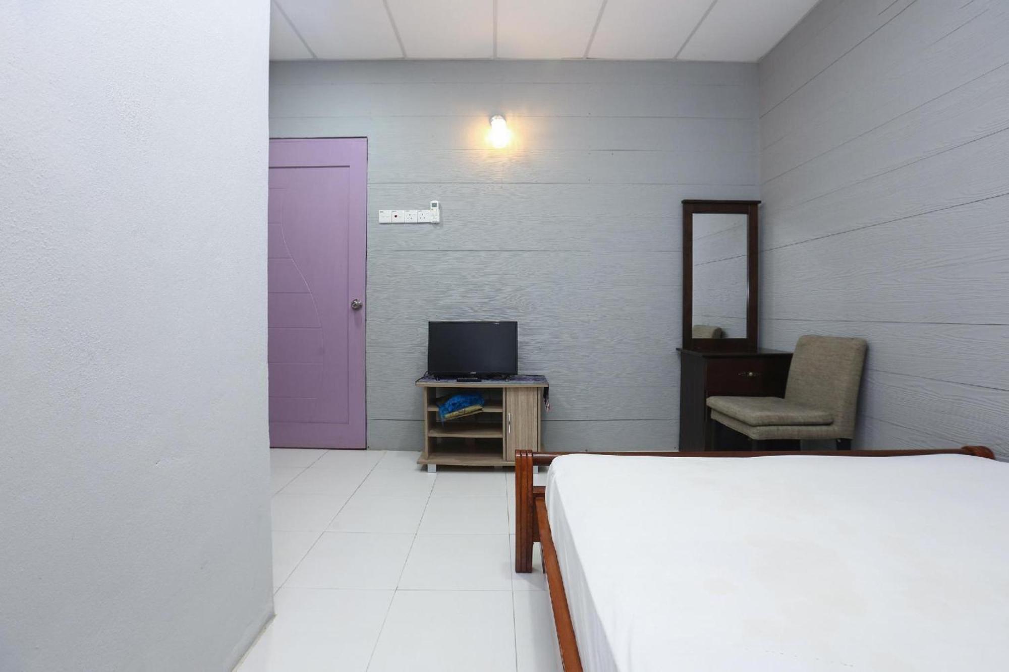 Spot On 89796 D'Noor Budget Inn Κότα Μπάρου Εξωτερικό φωτογραφία