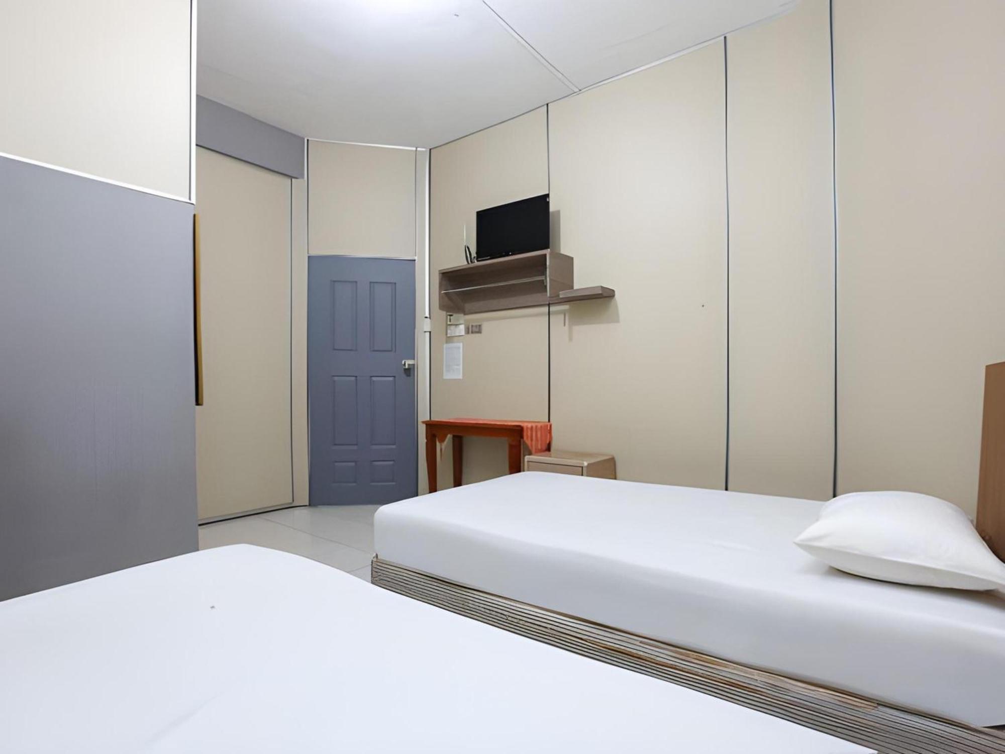 Spot On 89796 D'Noor Budget Inn Κότα Μπάρου Εξωτερικό φωτογραφία