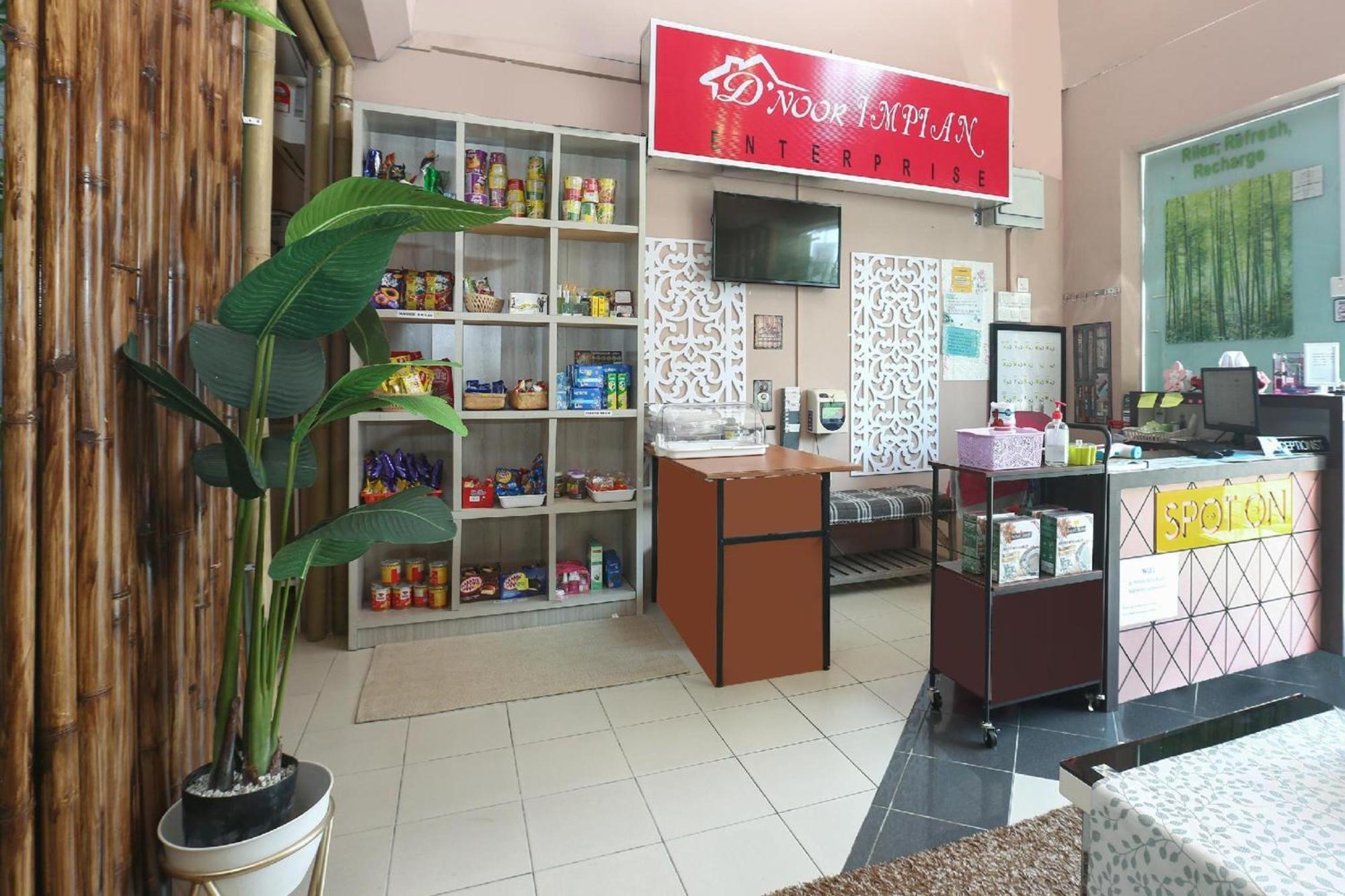 Spot On 89796 D'Noor Budget Inn Κότα Μπάρου Εξωτερικό φωτογραφία