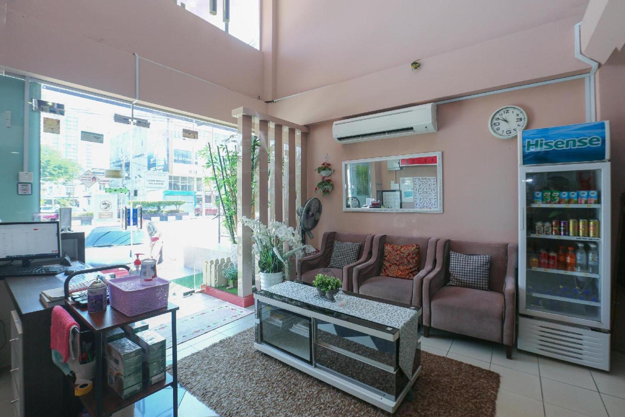 Spot On 89796 D'Noor Budget Inn Κότα Μπάρου Εξωτερικό φωτογραφία